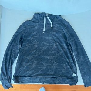 Women’s Vuori Halo Essential Hoodie, Black Camo, Small